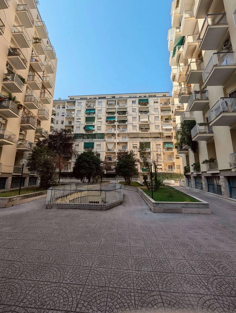 Palazzo esterno - Building exterior view 2